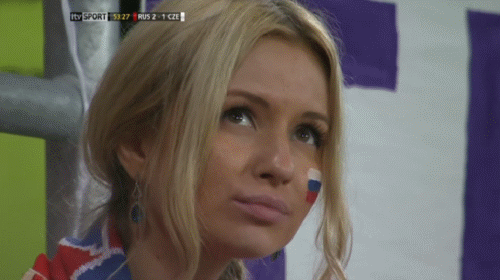 http://www.voetbalblog.nl/files/animated-gif-sexy-blonde-russische-fan.gif