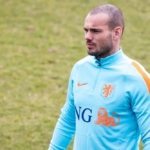 Sneijder steunt amateurs: “Niet netjes om te zeggen om hoeveel geld het gaat”