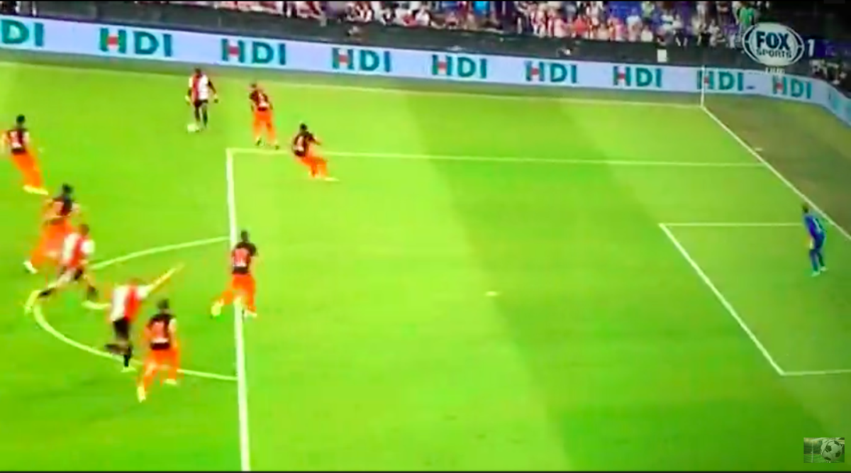 Feyenoord-aanwinst scoort eerste goal in De Kuip