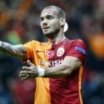 Sneijder bevestigt transfer naar Midden-Oosten