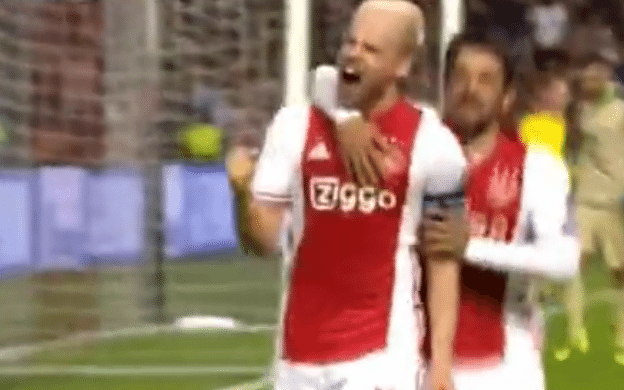 Klaassen brengt Ajax met lekkere penalty langszij