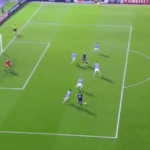Schitterende goal Younes zet Ajax op voorsprong