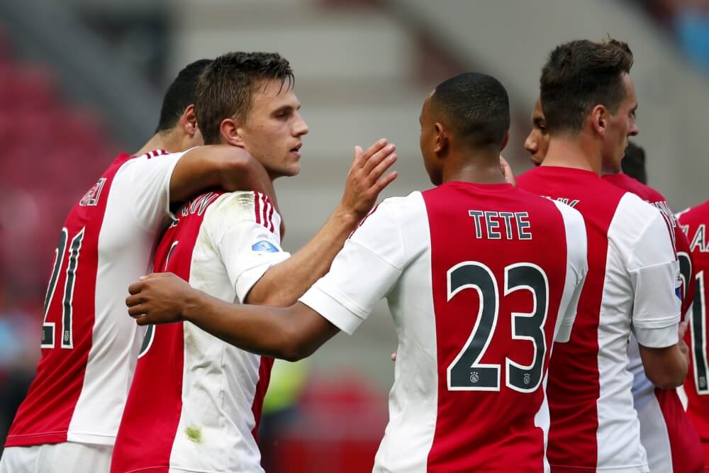 ‘Ajax-verdediger verlengt ondanks interesse contract’
