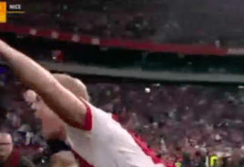Ajax-middenvelder rondt mooie aanval af