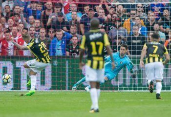 ‘PSV aast op Vitesse-back’