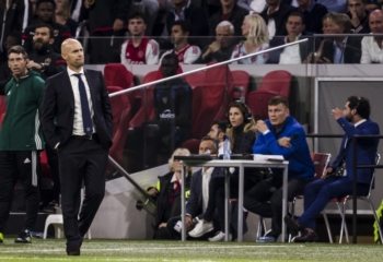 Update: Ajax legt verdediger voor vijf jaar vast