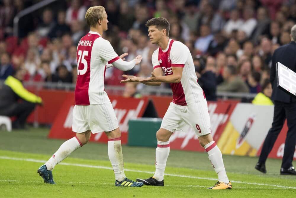 Ajax begint met twee spitsen aan duel met PEC