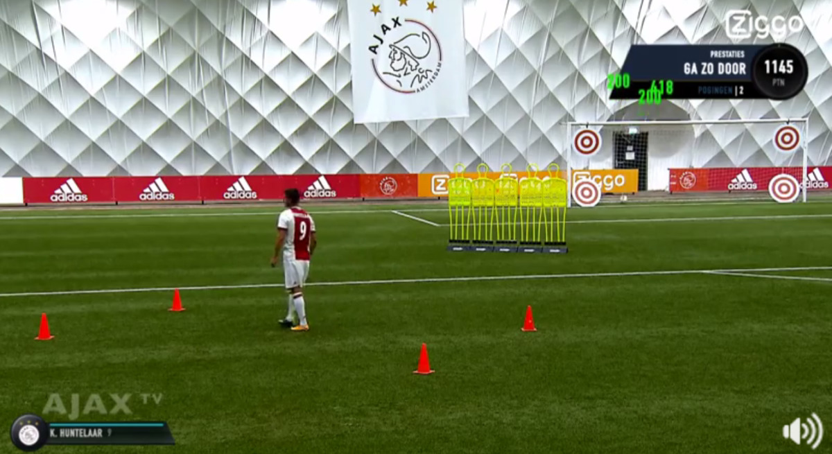 De FIFA-skills van Klaas Jan Huntelaar