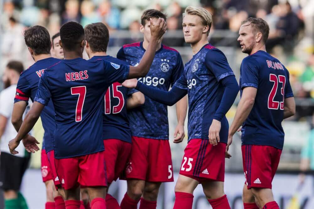 Ajax twee maanden zonder aanvaller door voetblessure