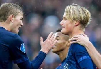 Ajax verslaat Feyenoord met ruime cijfers in De Kuip