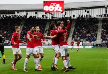 AZ wint overtuigend van Utrecht: 3-0