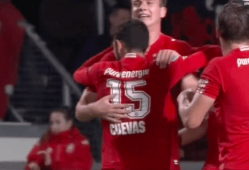 Twente-verdediger tikt 3-0 binnen