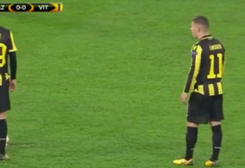 Linssen schiet Vitesse op voorsprong met fraaie vrije trap