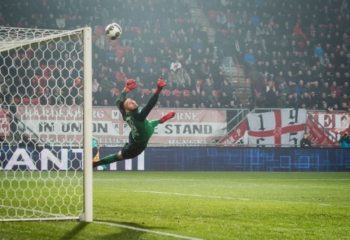 Ajax klaar in beker na penalty’s tegen Twente