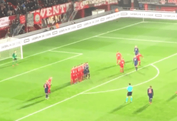Ajax-middenvelder bewijst waarde: twee rake vrije trappen in vier minuten