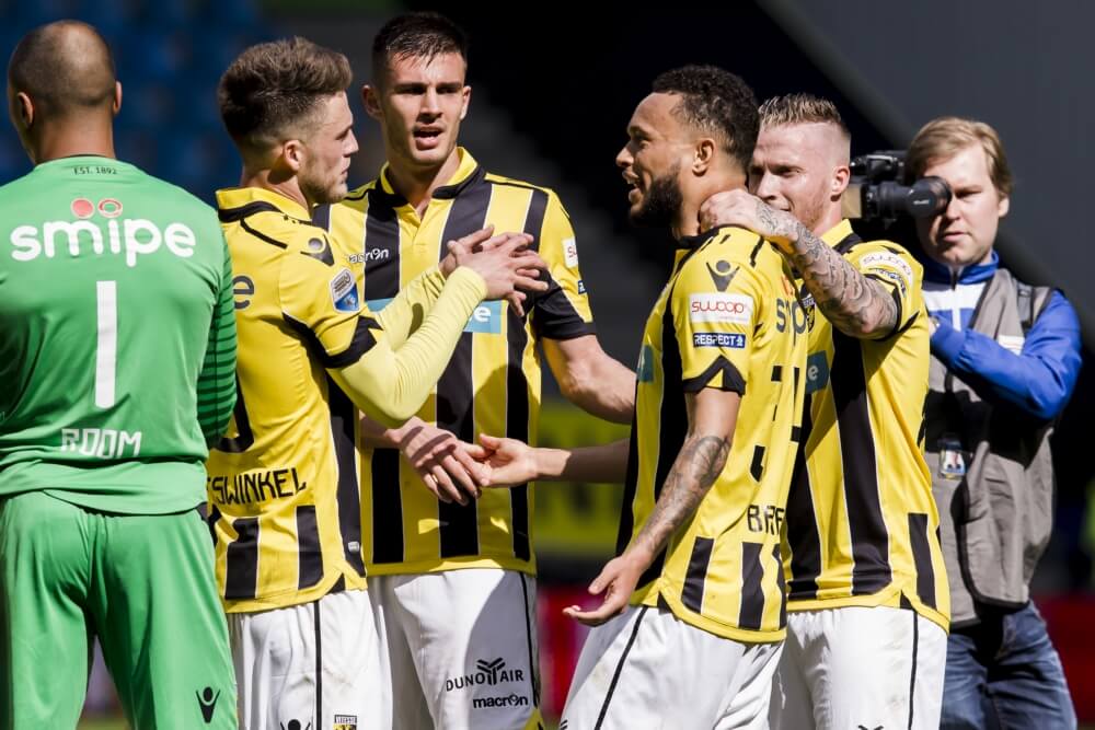 ‘Onrust bij Vitesse: Verdediger niet mee op trainingskamp en geschorst’