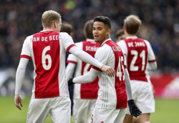 Ajax met moeite langs FC Twente