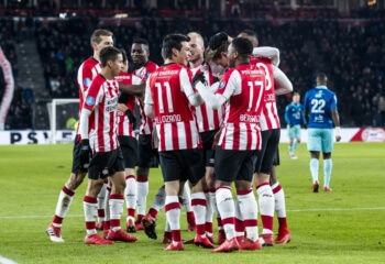 PSV verstevigt koppositie met historische overwinning