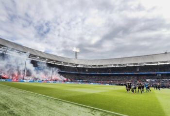 Kuip gehavend na doortocht Ajax-supporters